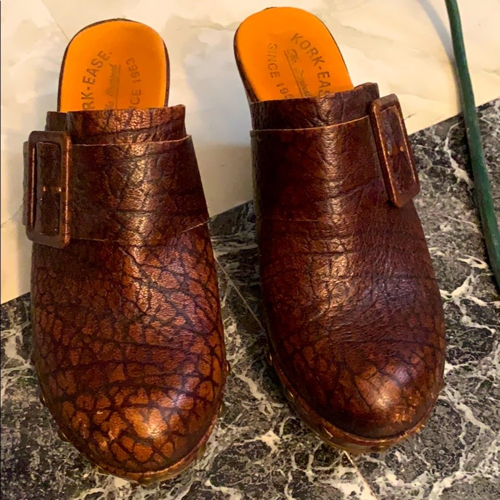 4” brown clog